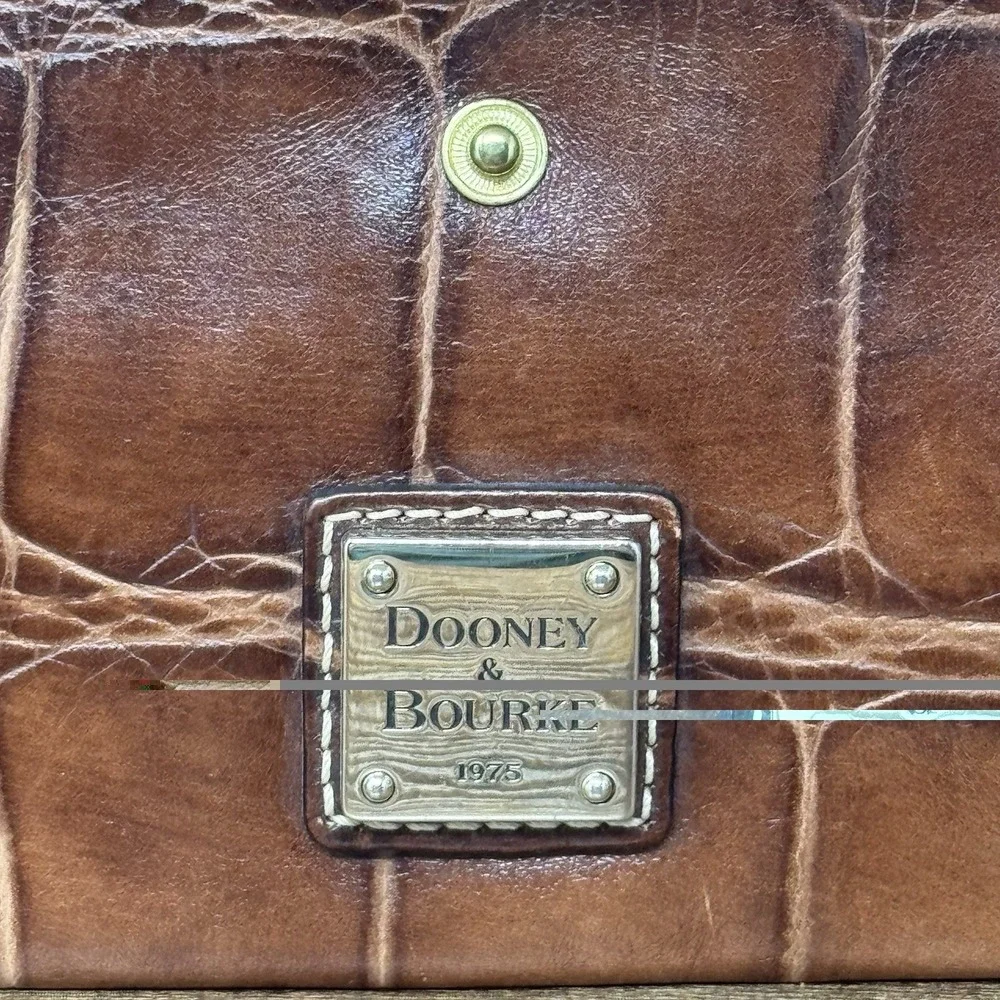Vintage Dooney & Bourke Croc-embossed Brown Leather Clutch w/ Strap 10x5